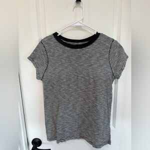 Universal Thread Women’s Striped Tee Shirt Black White Medium